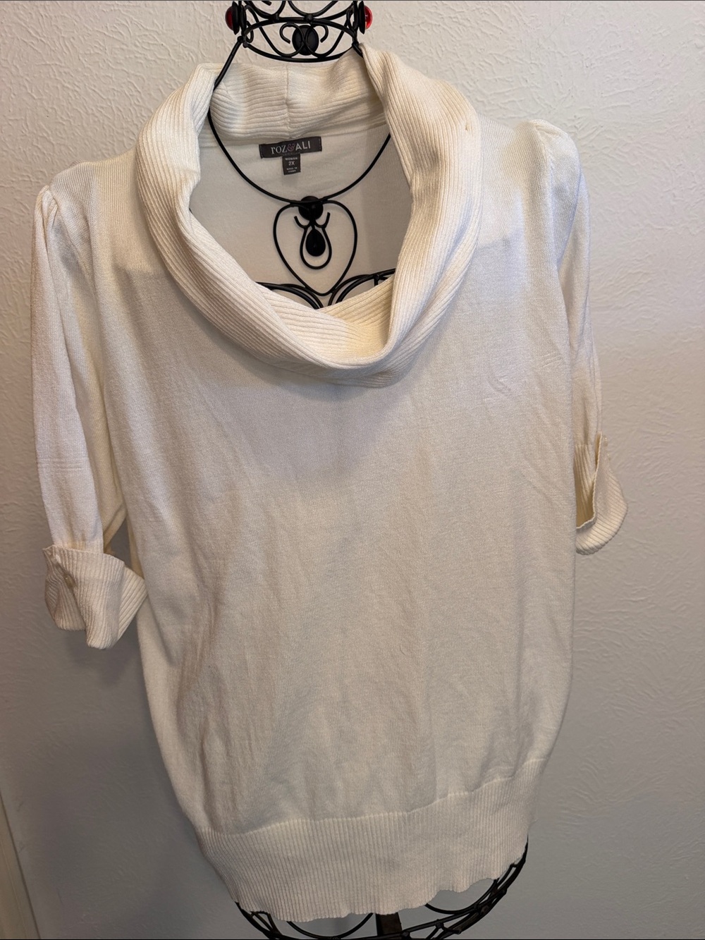😇😇😇3 for 12$😇😇😇Roz & Ali Off-White Cowl Neck Short Sleeve Sweater-2X